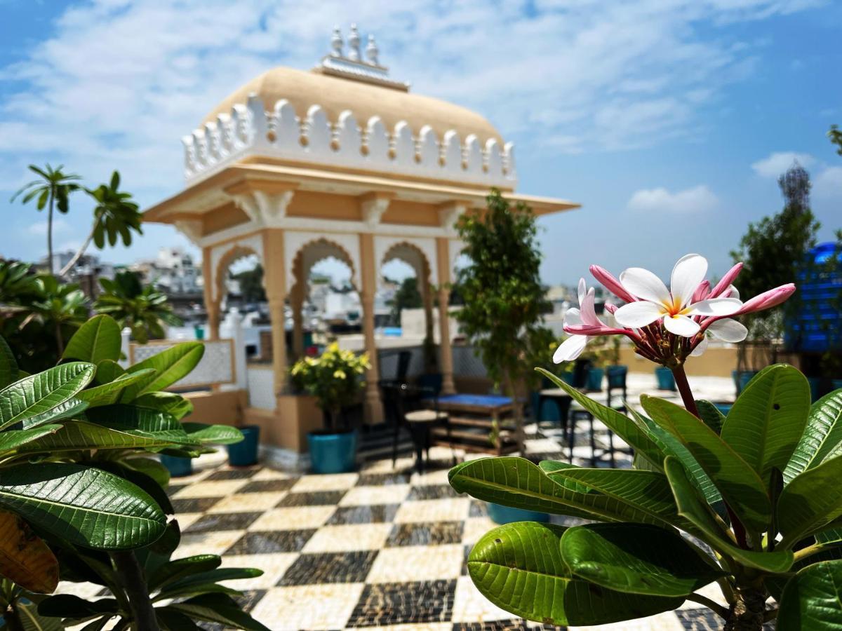 Petal Of Mewar - A Luxury Boutique Hotel Удайпур Экстерьер фото